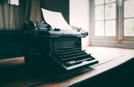 typewriter-8622984_1280